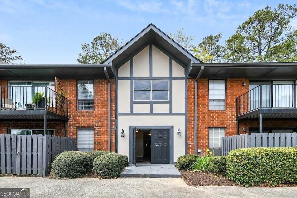 6851 Roswell Road - Photo 1