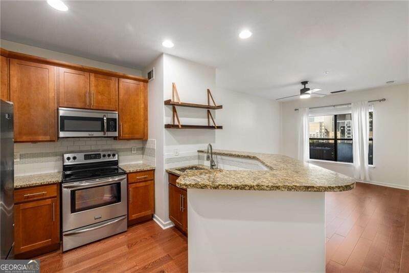 821 Ralph Mcgill Boulevard - Photo 1