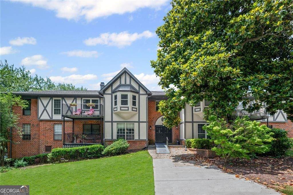 6851 Roswell Road - Photo 1