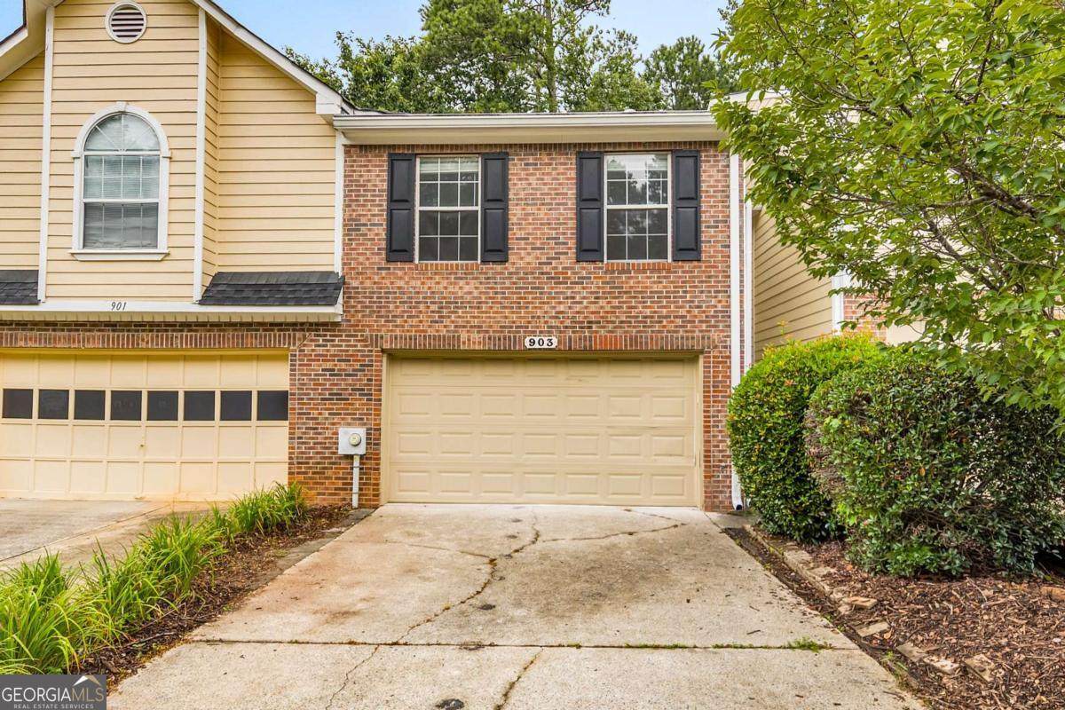903 Edgewater Circle - Photo 1