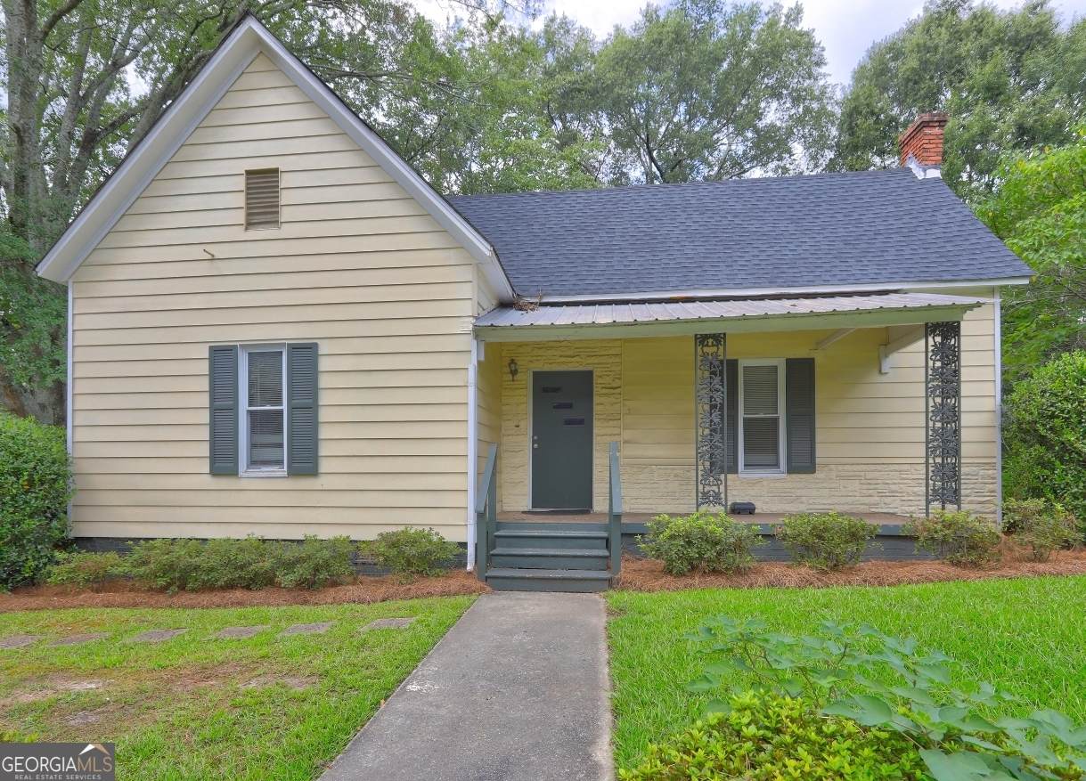 808 Broad Street - Photo 1