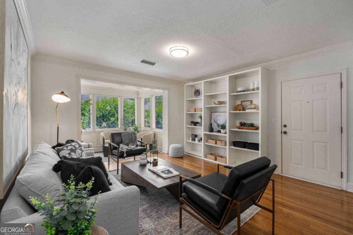 115 Peachtree Memorial Drive - Photo 1