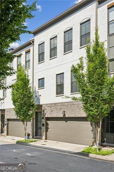 215 Arizona Avenue - Photo 1