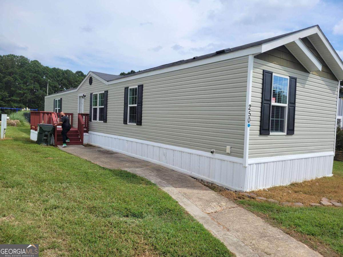 250 Woodside Boulevard - Photo 1