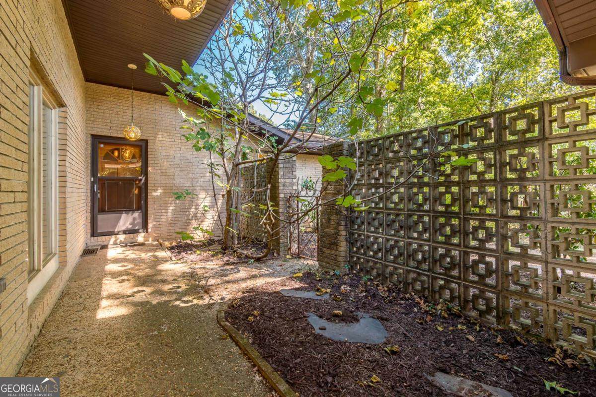 2700 Hawaii Court - Photo 1