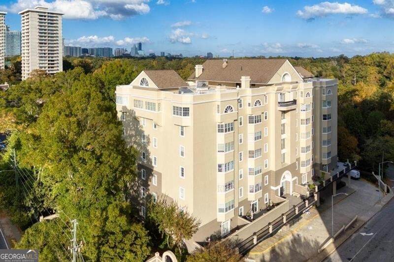 2499 Peachtree Road - Photo 1