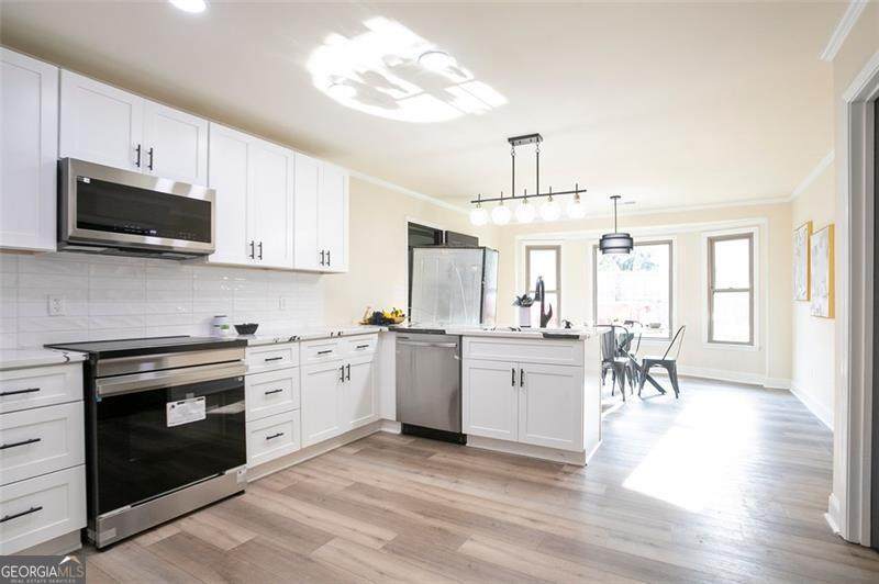 300 Saddle Creek Lane - Photo 1