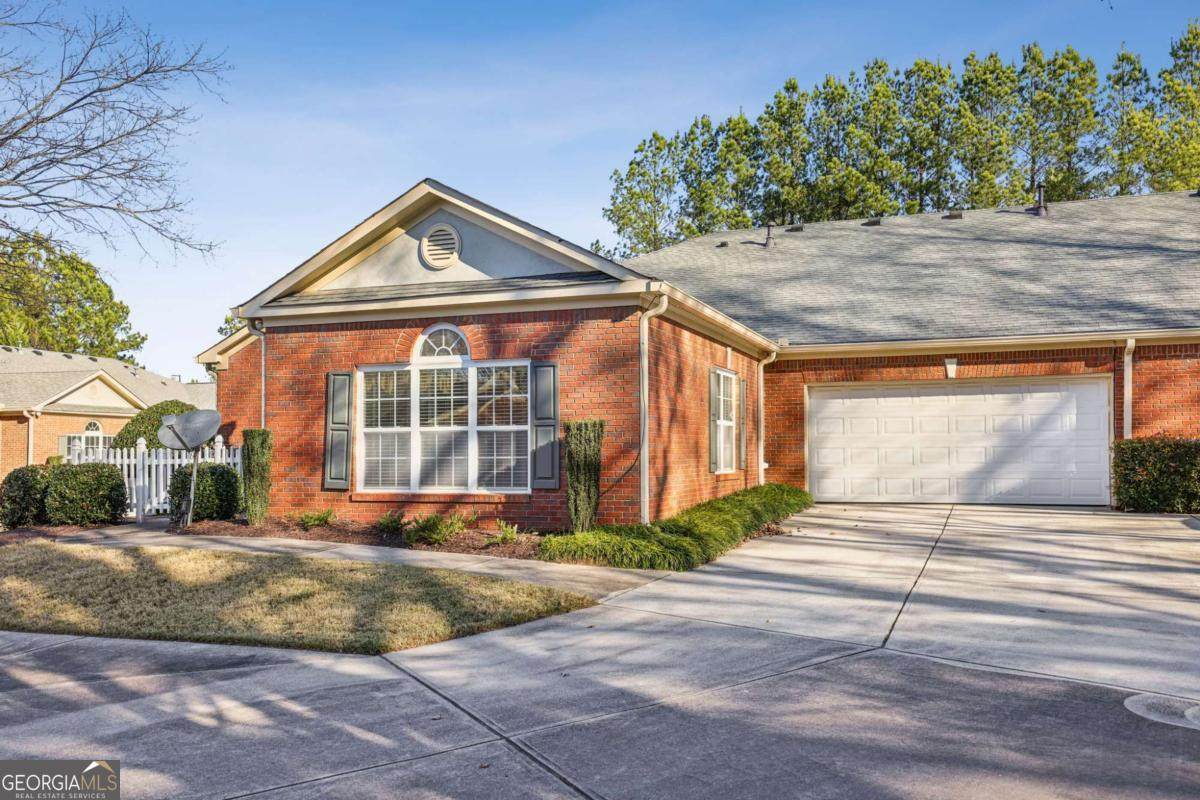 119 Holiday Road - Photo 1