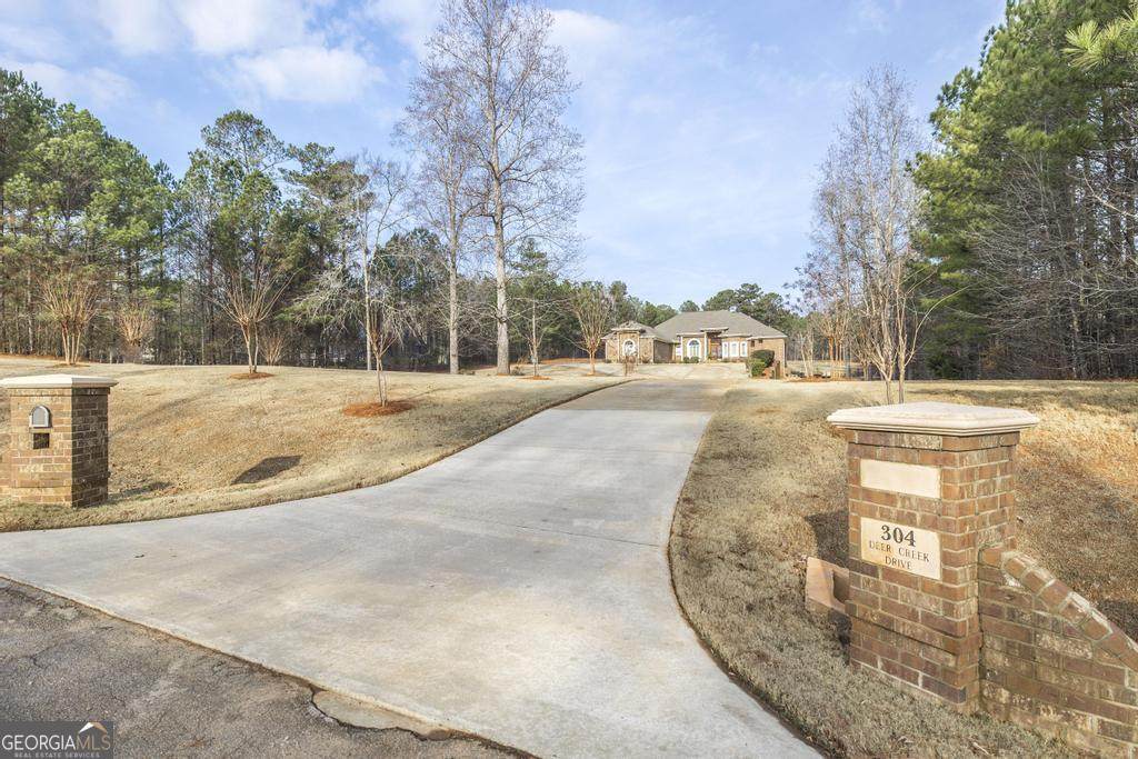 304 Deer Creek Drive - Photo 1