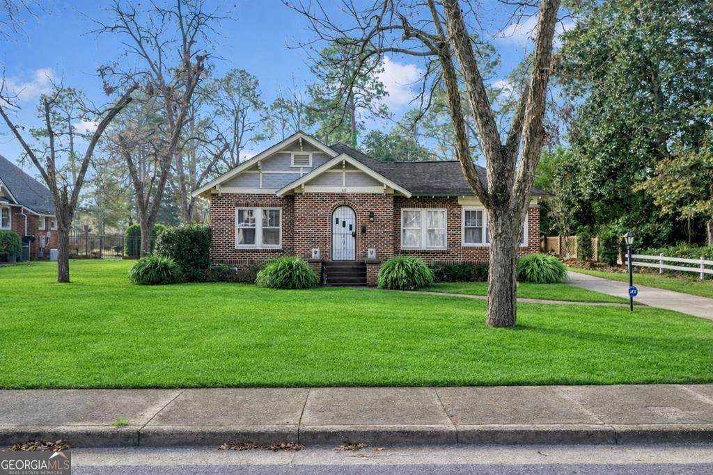 812 14Th Avenue - Photo 1