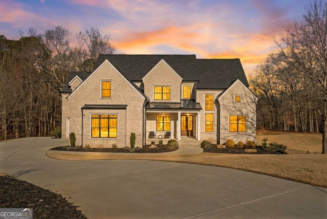 568 Versailles Drive - Photo 1