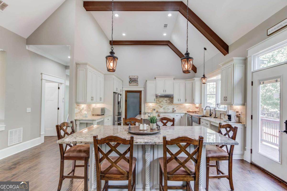 617 Skyland Drive - Photo 1