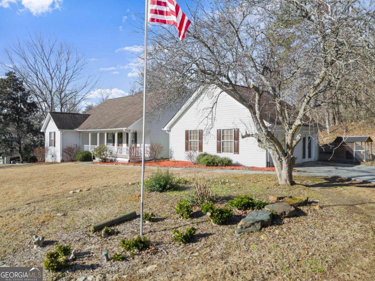 105 Pinewood Place - Photo 1