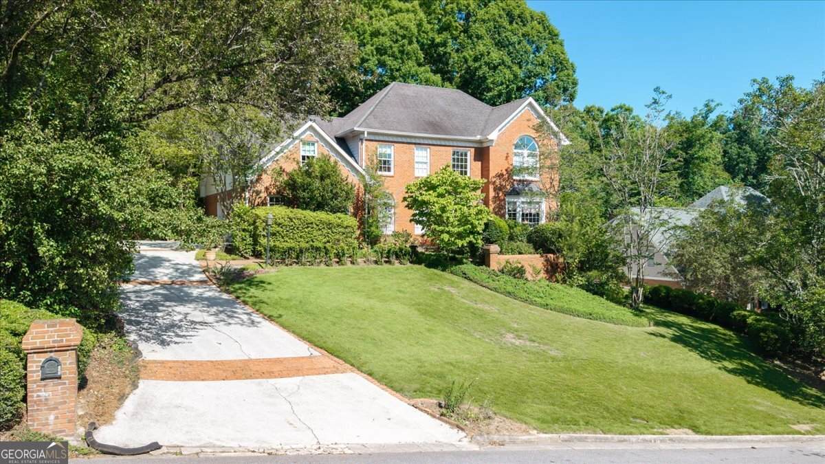 1143 Byrnwyck Road - Photo 1