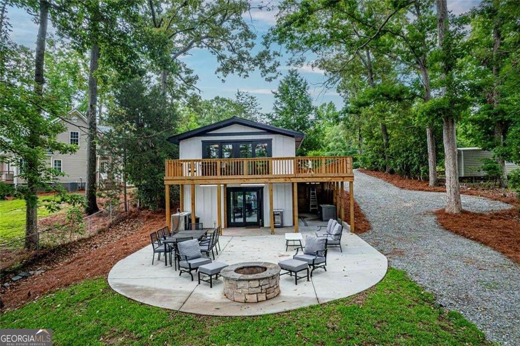 233 Lakeshore Drive - Photo 1