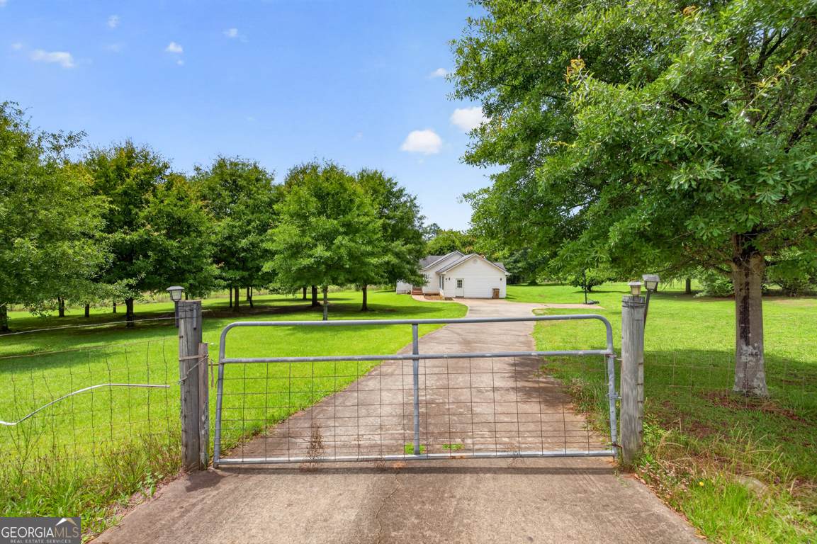 602 Pendergrass Road - Photo 1