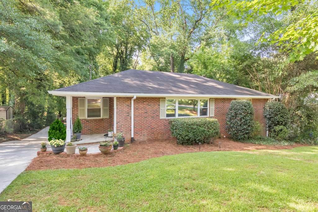 798 Pinehill Drive - Photo 1