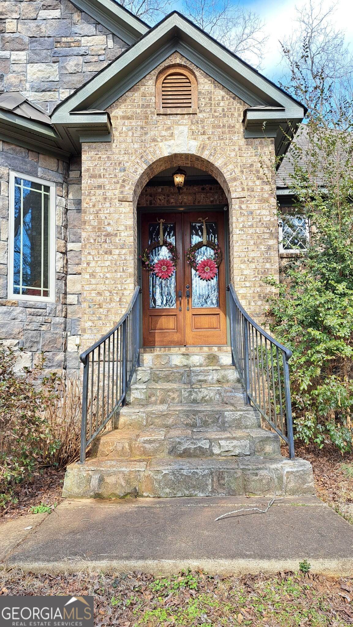 285 Pine Drive - Photo 1
