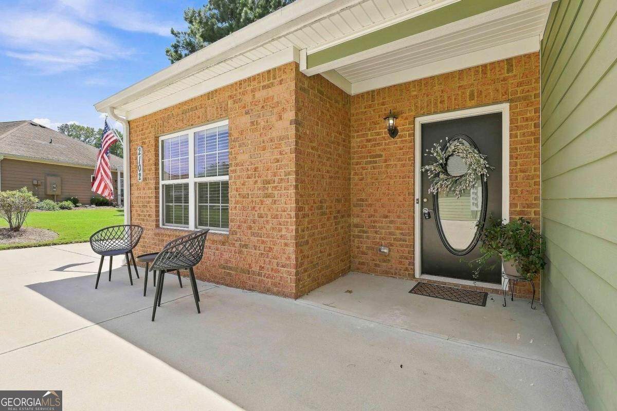 2102 Commonwealth Circle - Photo 1