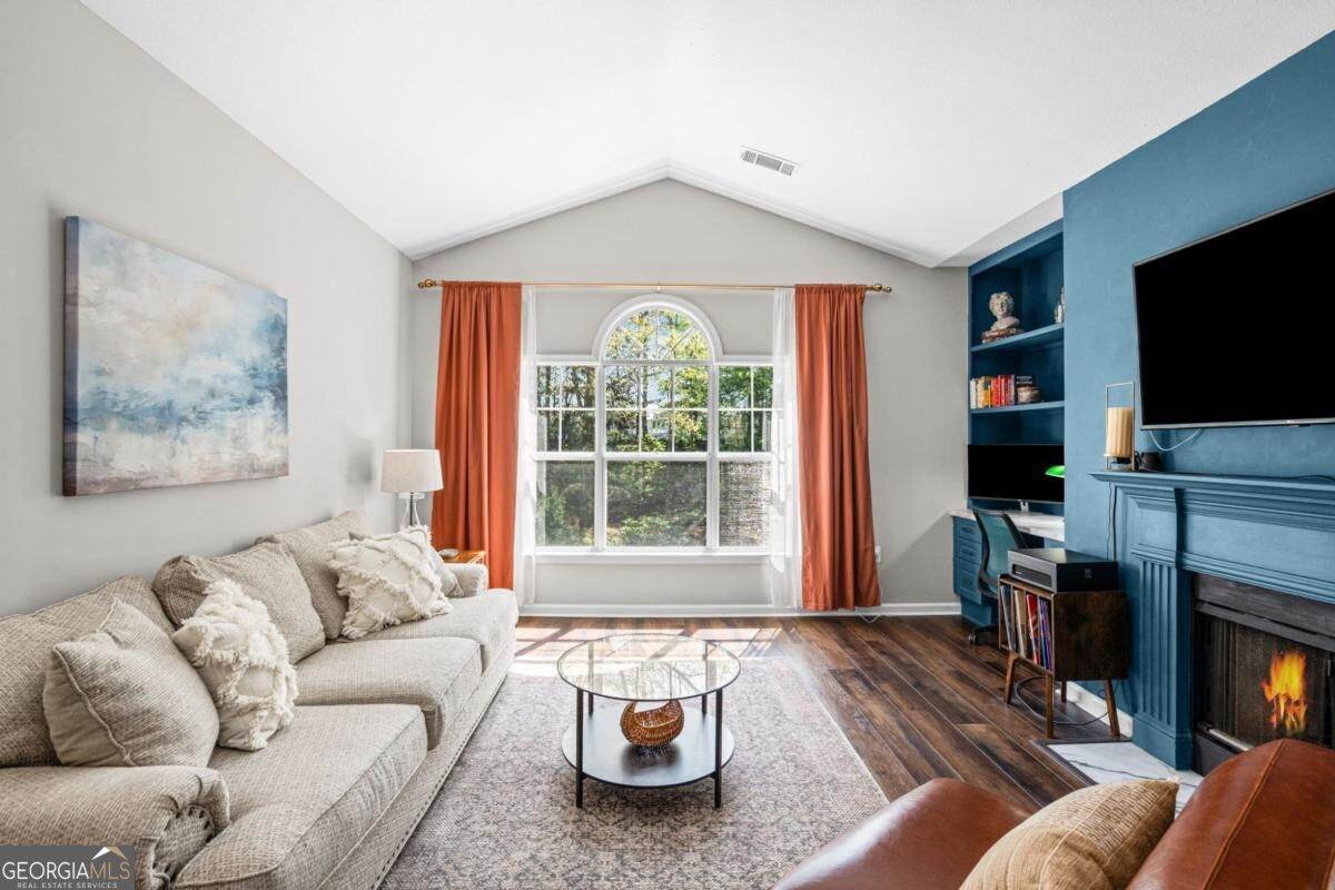 238 Edinburgh Court - Photo 1