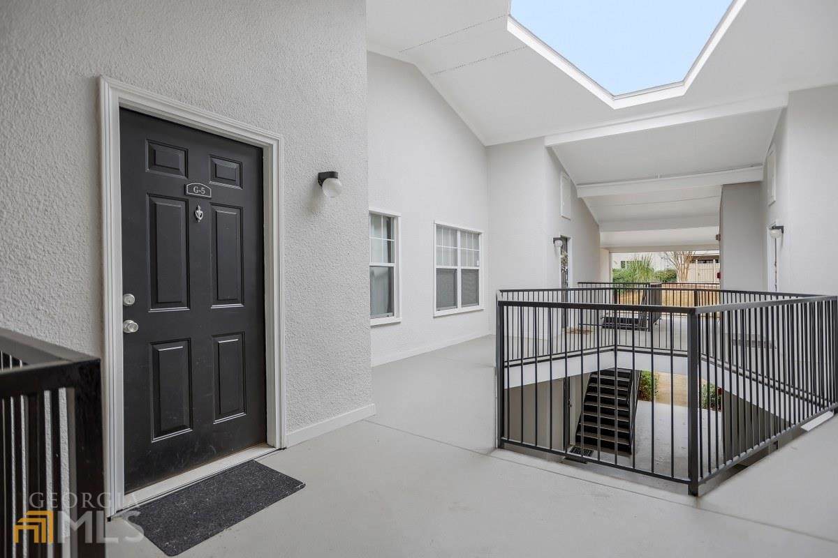 1150 Collier Road - Photo 1