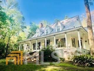 8 Creekwood Drive - Photo 1