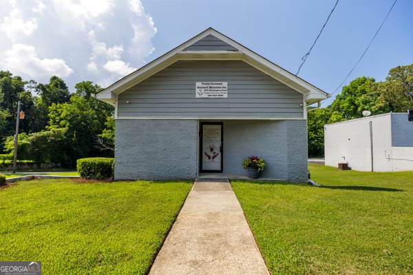 1852 Washington Road - Photo 1
