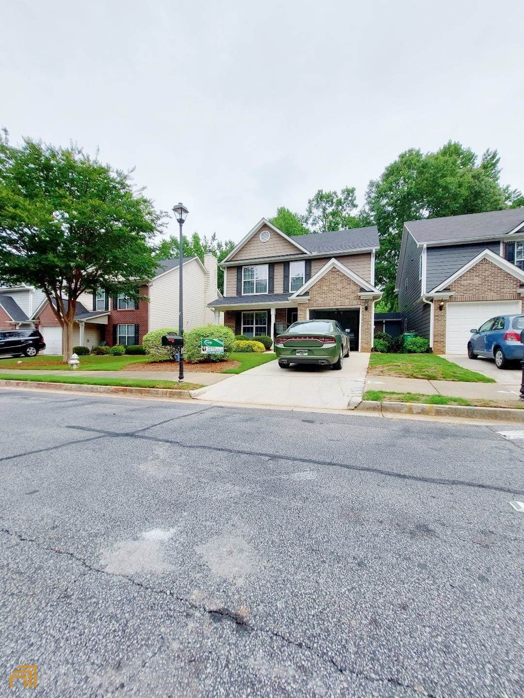 1421 Gates Circle - Photo 1