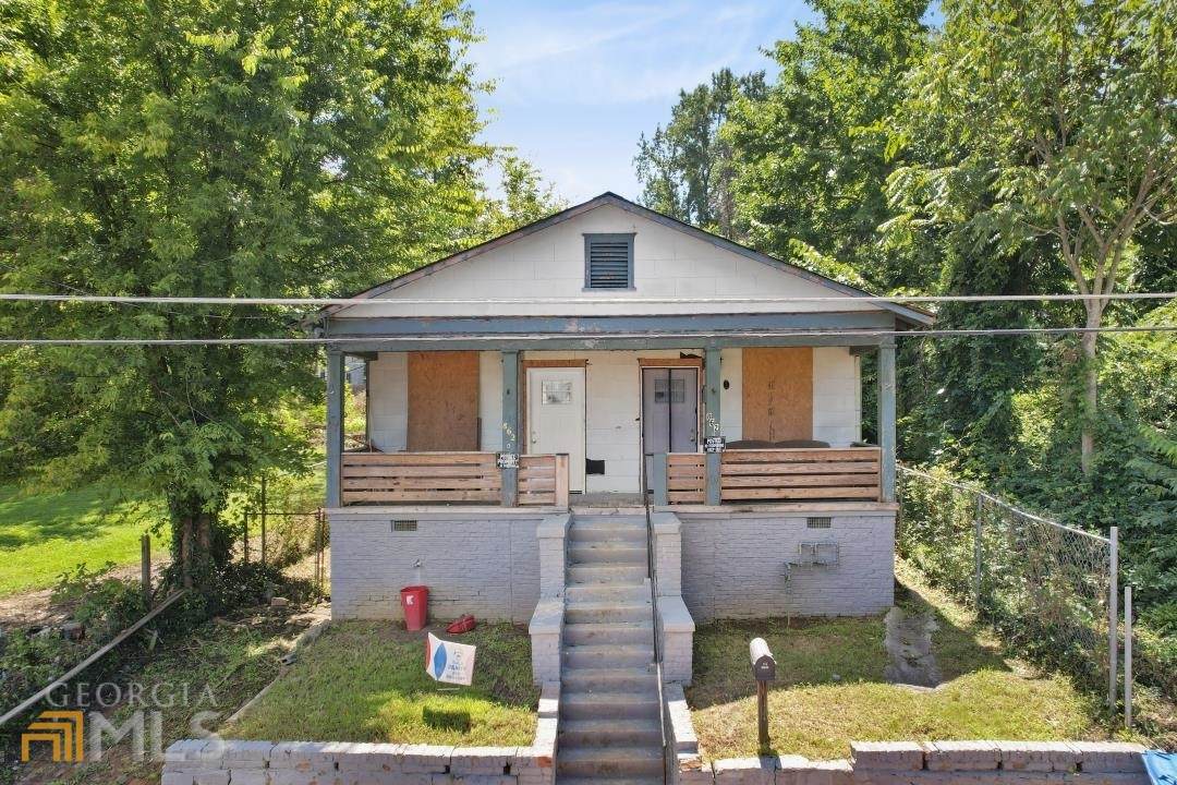 862 Mitchell Street - Photo 1