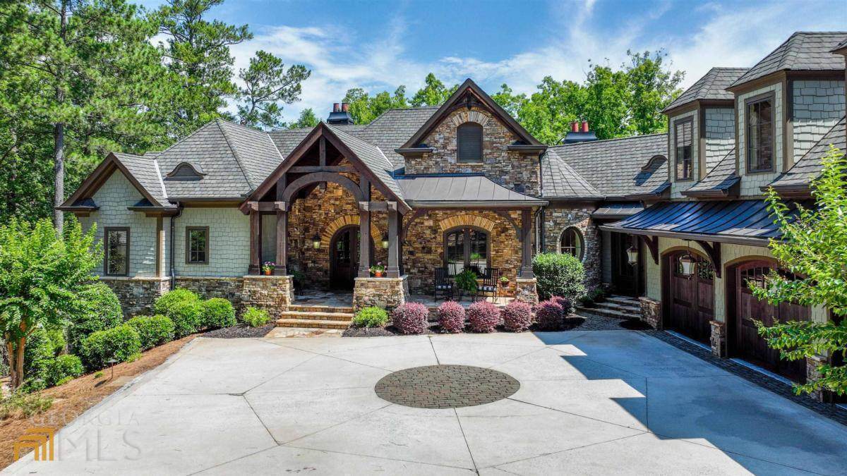 1110 Holts Ferry - Photo 1