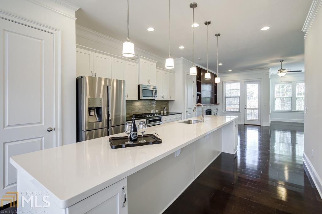 1188 Holly Ave - Photo 1