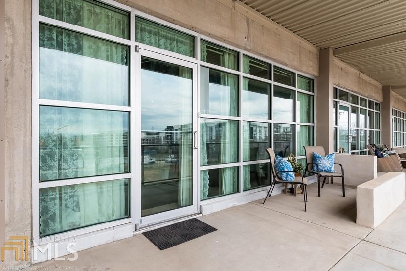 890 Memorial Dr - Photo 1
