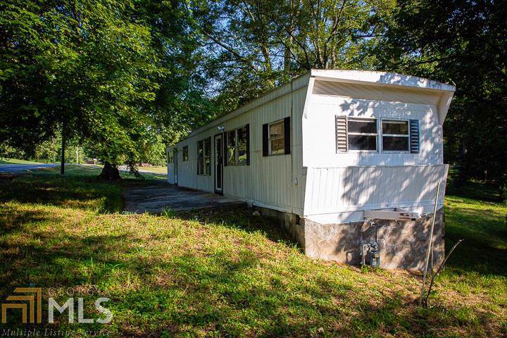 11 Lloyd Dr - Photo 1