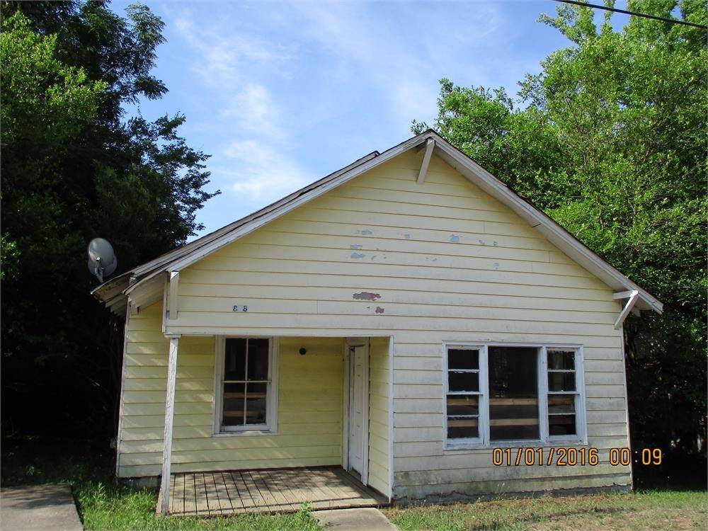 878 Newberg Ave - Photo 1