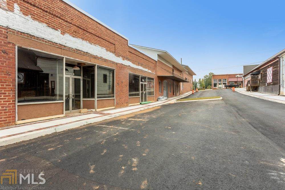 3886 Broad St - Photo 1