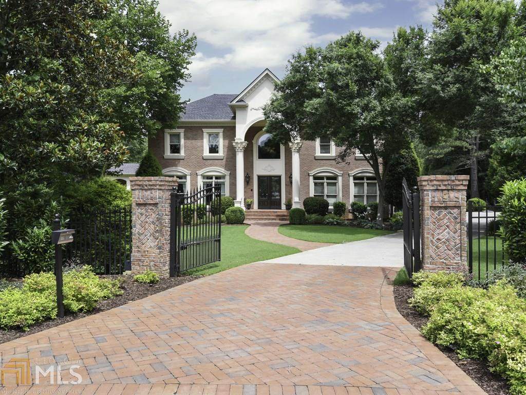 620 Elizabeth Oaks Ct - Photo 1