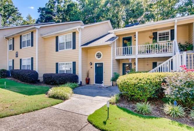 4000 Riverlook Pkwy - Photo 1