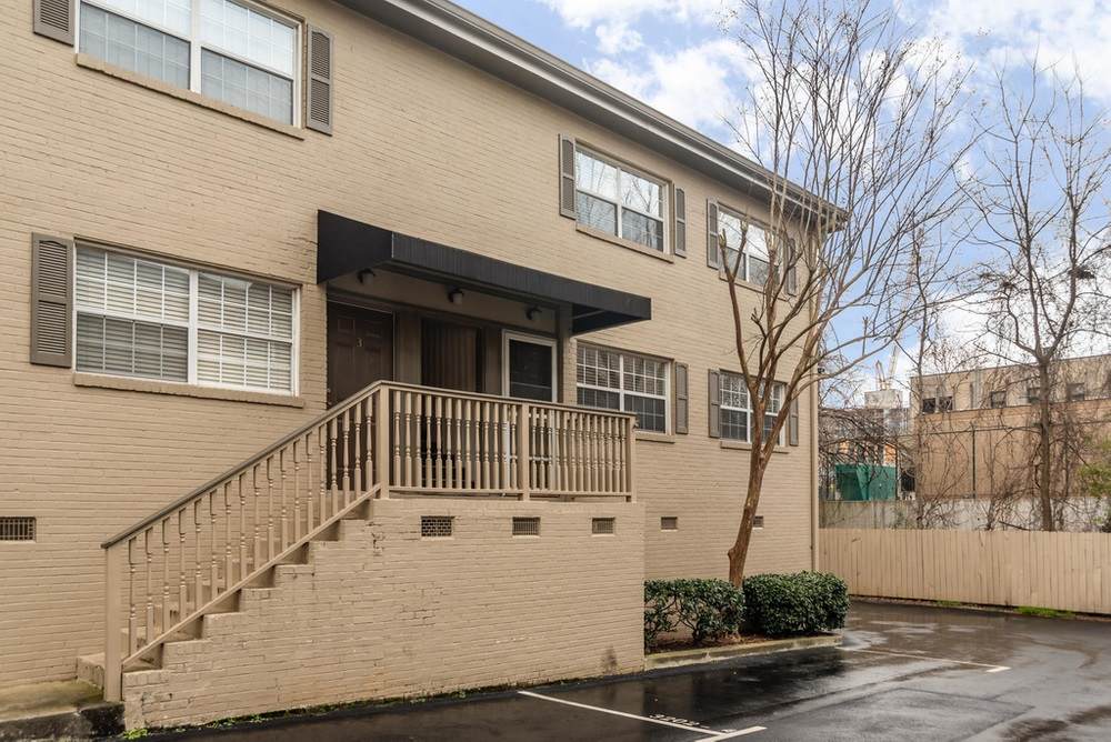 3202 Mathieson Dr - Photo 1