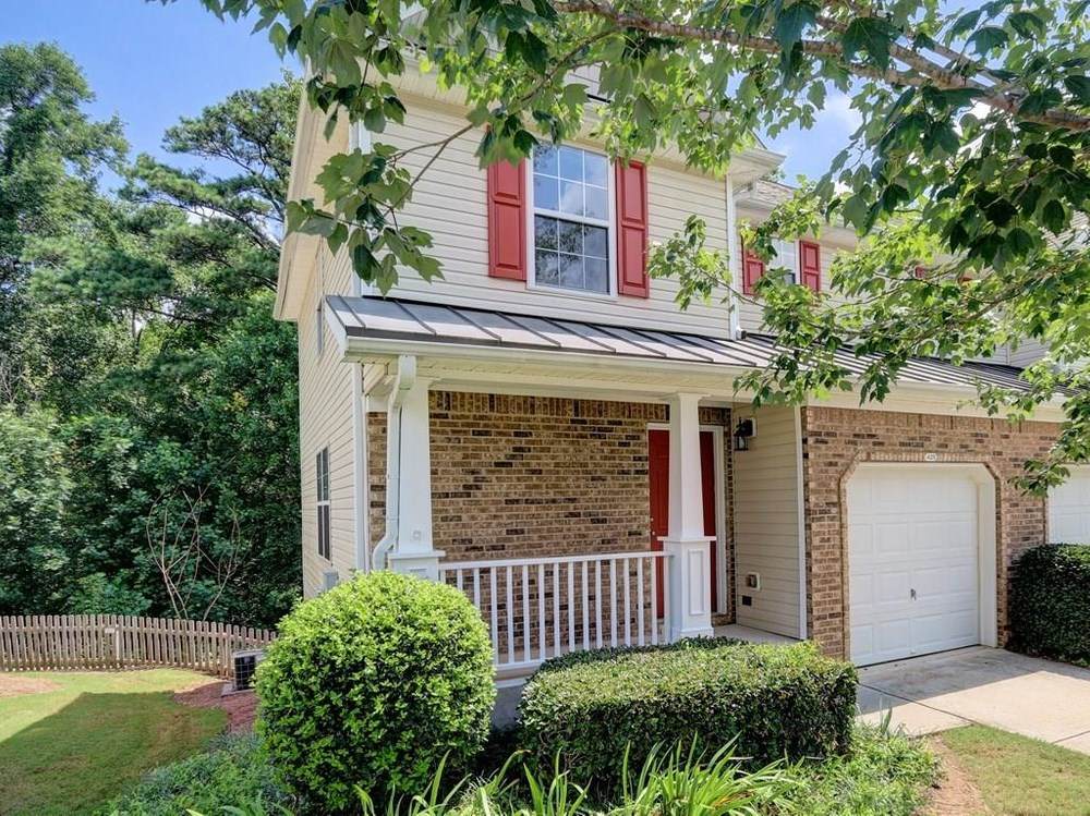 425 Red Coat Ln - Photo 1
