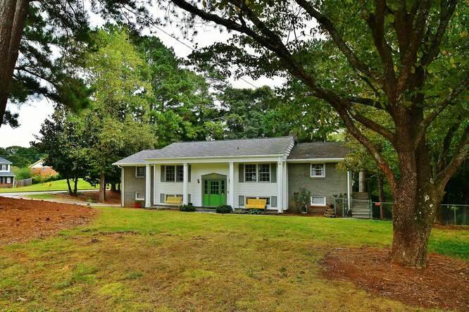 1963 Briarwood Dr - Photo 1