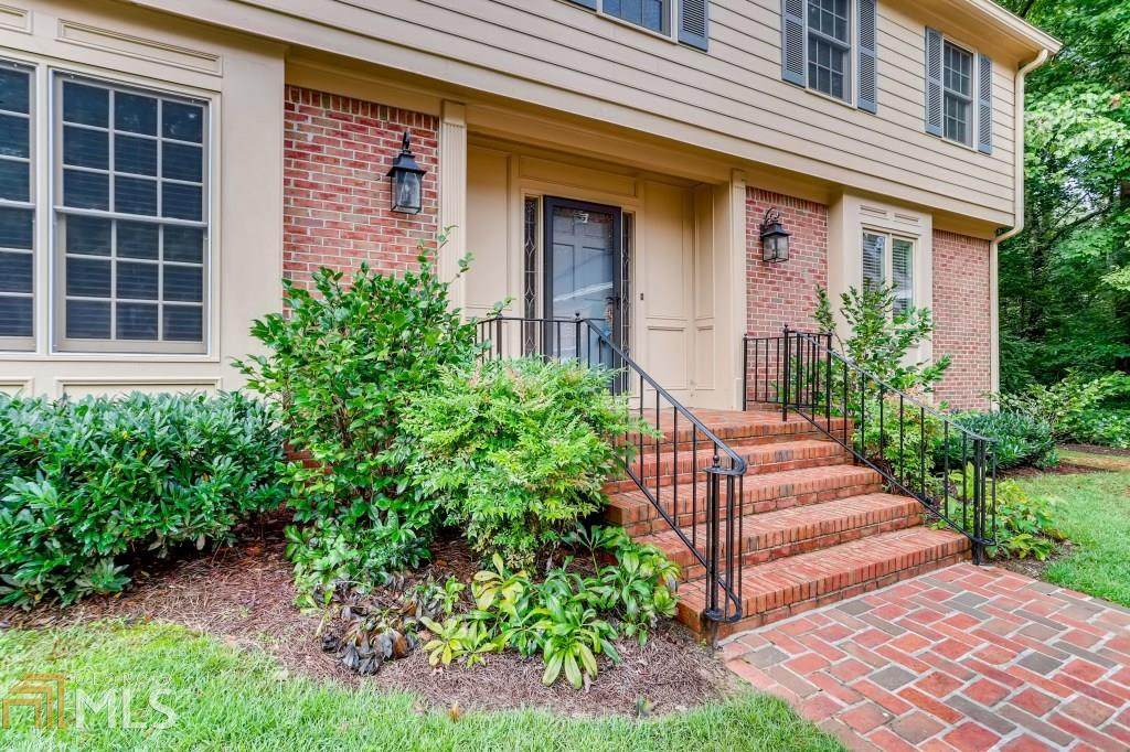 1887 Bedfordshire Ct - Photo 1