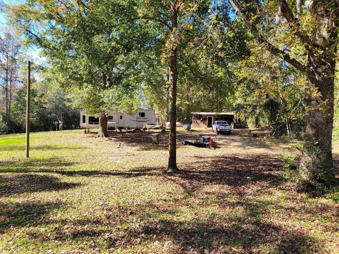 50 Leslie - Photo 1