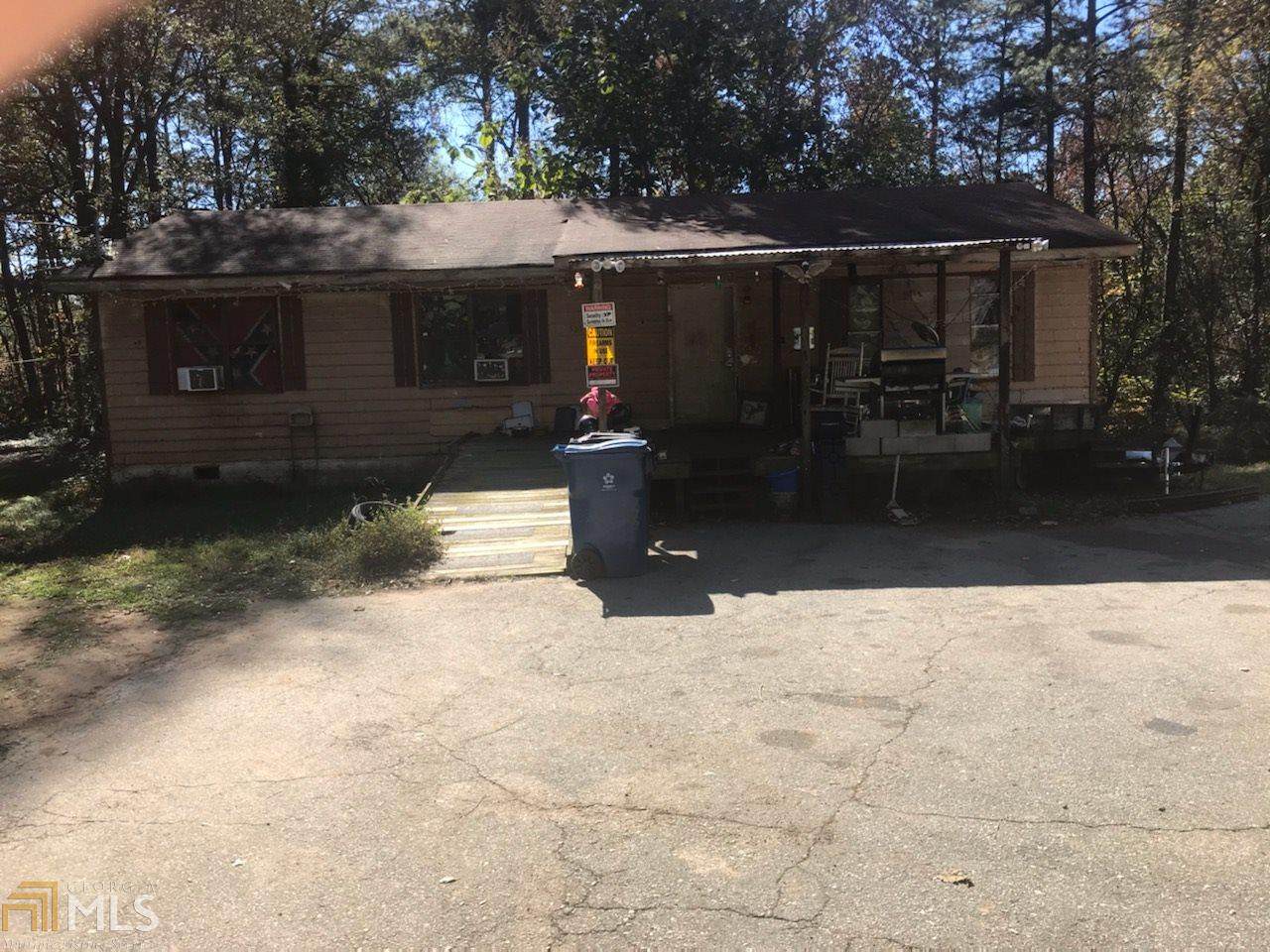 585 Hickory Trl - Photo 1