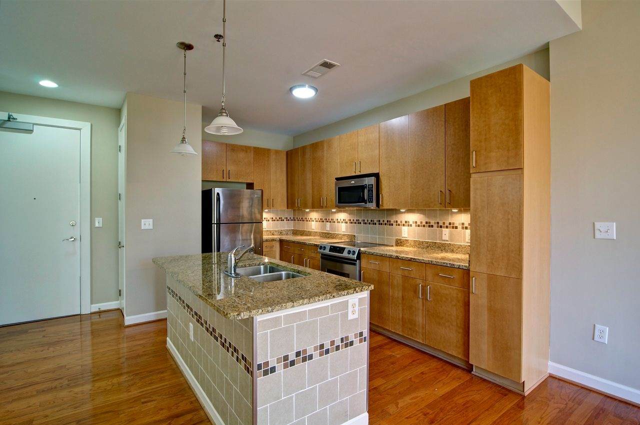 711 Cosmopolitan Dr - Photo 1