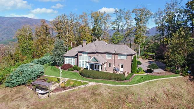 127 Linda Ln - Photo 1