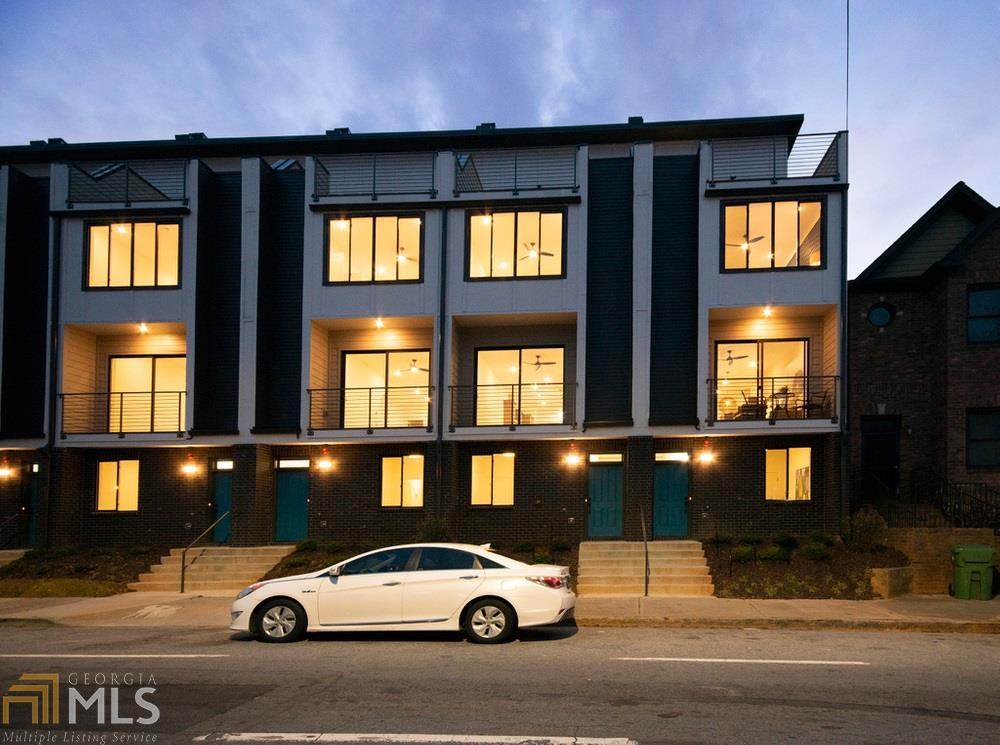 695 Pryor St - Photo 1