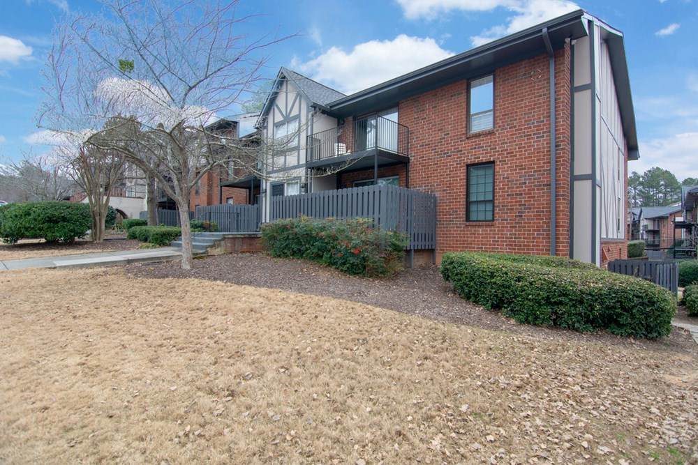 6851 Roswell Rd - Photo 1