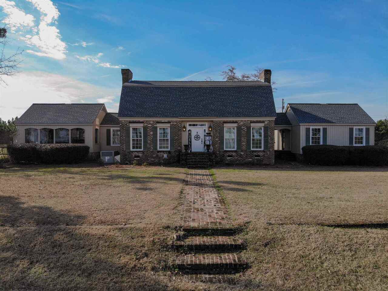 335 College Street - Photo 1