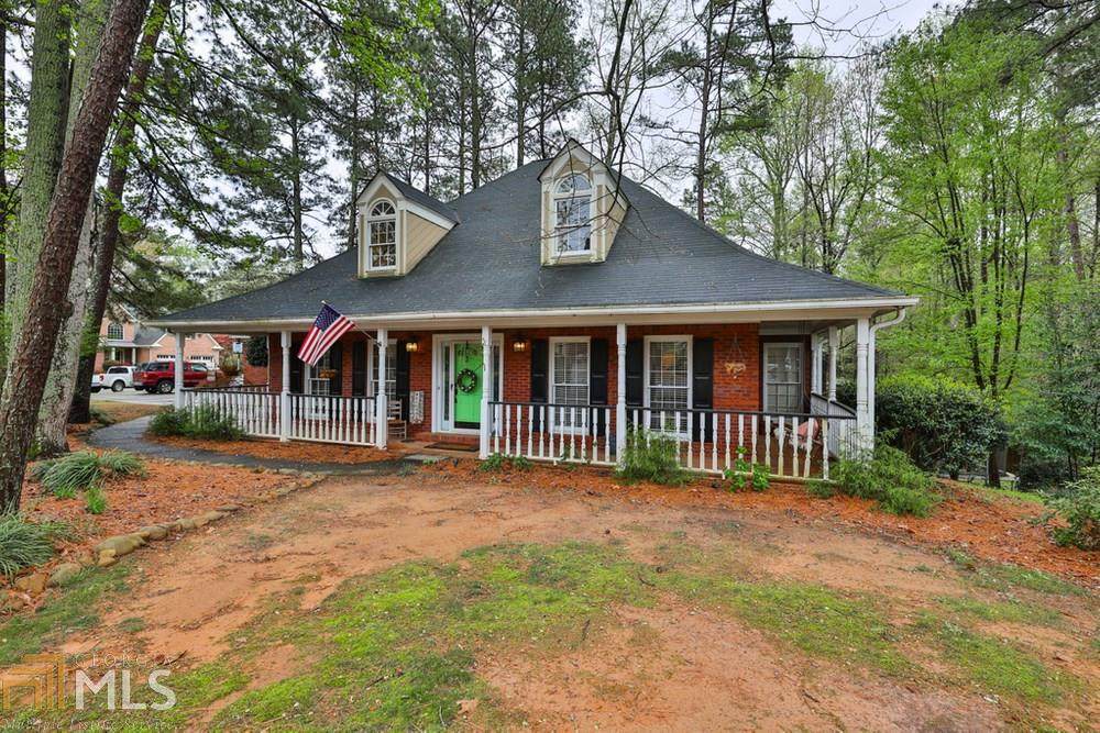 1493 Fallsbrook Ct - Photo 1