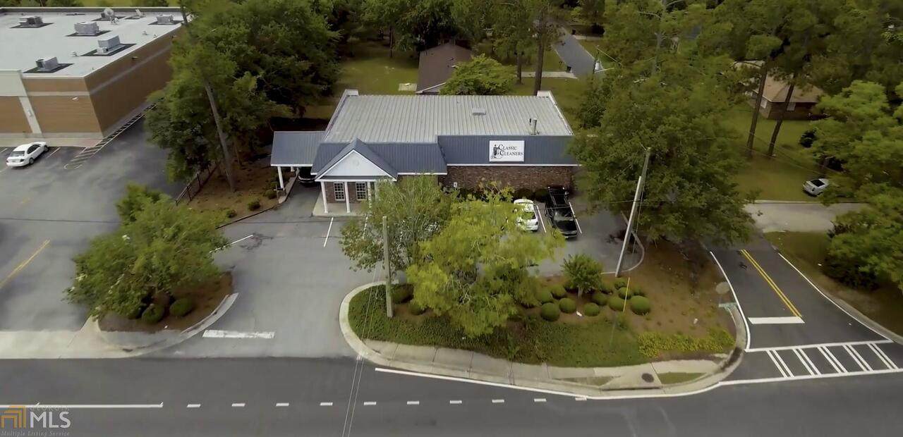 647 Northside Drive - Photo 1